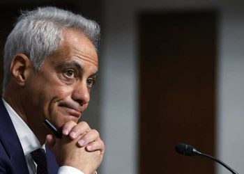 近期，美國駐日大使伊曼紐爾（Rahm Emanuel）多次在X平台上發表個人政治觀點，甚至公開嘲諷習近平，或爆料北京高層各種「秘辛」。 (圖片： Alex Wong/Getty Images)
