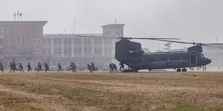 臺灣日前首次公布官方軍事報告，格外引起區域關注。 (圖片：Annabelle Chih/Getty Images)
