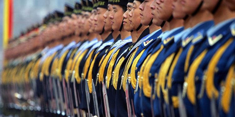 圖為中共軍人(圖片來源:Elizabeth Dalziel - Pool/Getty Images)