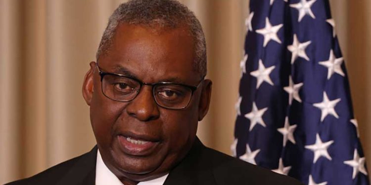 美國國防部長奧斯汀(Lloyd Austin)15日宣布部署第二個航空母艦打擊群 (圖片: Sean Gallup/Getty Images)