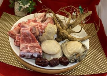 【梁廚美食】鮮花旗參燉鮑魚羊骨湯/羽衣甘藍甘筍炒牛肉/大蝦羽衣甘藍藜麥沙律