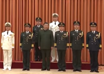 軍隊異動習權不穩？一日晉陞兩上將 海軍司令前途未卜