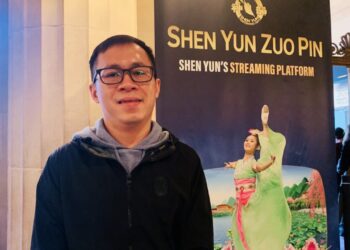 觀神韻華人小伙走出失戀痛苦 想回歸「真善忍」
