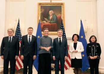 美商務部長警告歐盟：中國電動車存國安風險