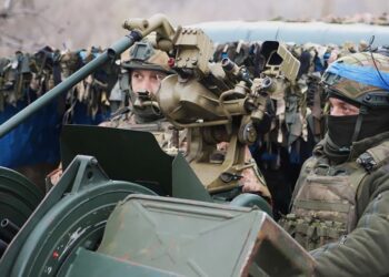 【俄烏戰爭】烏軍再次擊落蘇34戰機 馬克龍再出驚人之語各方反響強烈 巴黎會議承諾向烏提供更多武器 俄重建軍區及擴軍應對北約擴張