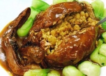 【梁廚美食】年夜飯,碧綠霸王鴨/紅燒元蹄/甜酸菠蘿金䱽魚