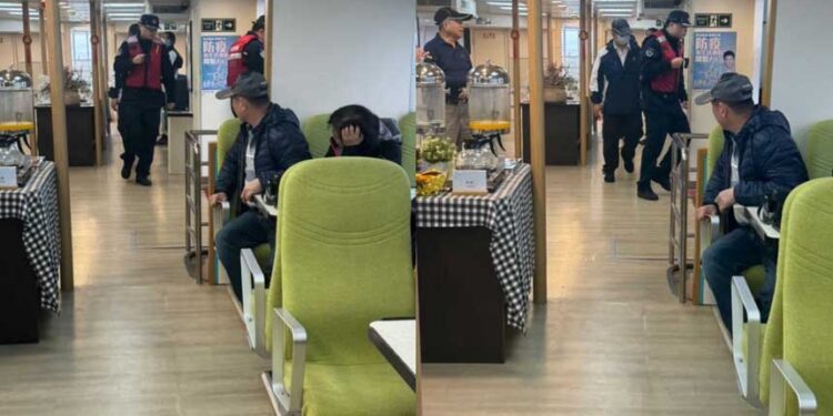 中國海警19日強制登上金門籍觀光船、金廈郵輪“初日號”檢查。（民眾提供）