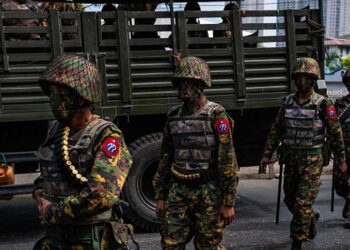 緬甸發徵兵令 年輕人集體逃跑