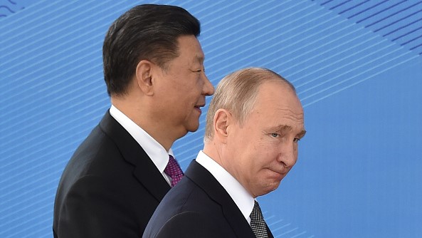 習近平祝賀再次當選俄羅斯總統的普京 。( VYACHESLAV OSELEDKO/AFP via Getty Images)