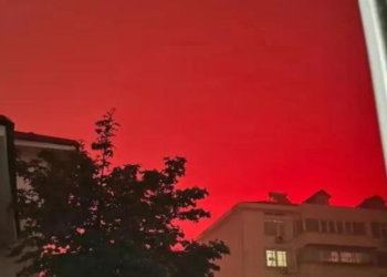 中國異象頻發：地震前兆？武漢驚現血色天空 江西貴州遭遇冰雹大風