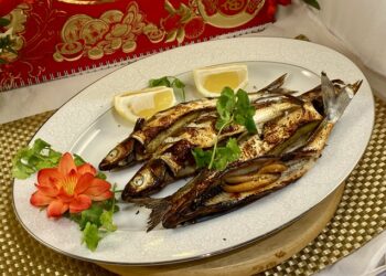 【梁廚美食】氣炸鍋鹽燒臍魚/小米功效 南瓜鮮百合小米粥/蜂蜜培根球芽甘藍