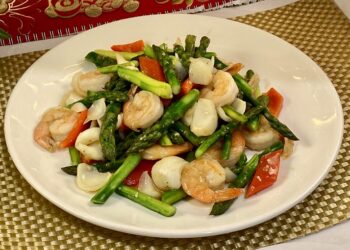 【梁廚美食】蘆筍鮮百合炒蝦球/龍口粉絲介紹/雪菜火鴨絲炆米粉粉絲