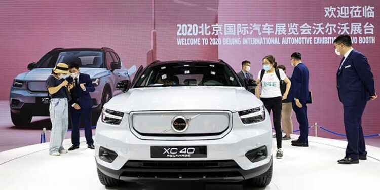 中國的許多出口產品（如電動汽車或鋼鐵），既有國安問題，也有政府補貼問題。例如，電動汽車配備了先進的雷達、導航監控和語音記錄等技術，可以廣泛收集數據。 （圖片: Lintao Zhang/Getty Images)