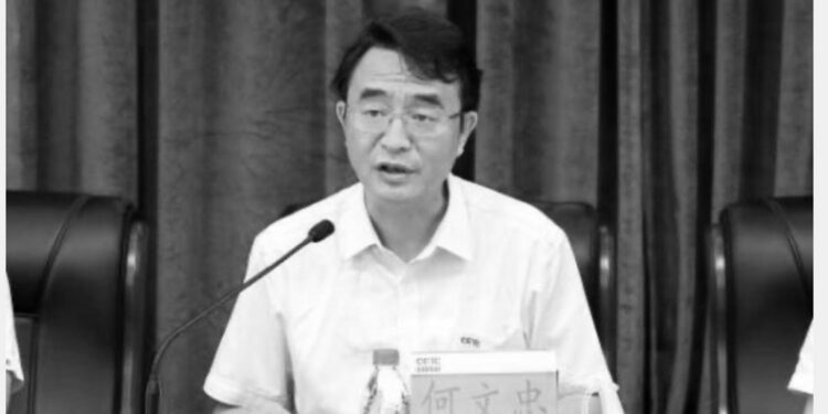 中共最大軍事裝備供應商副經理何文忠落馬 外媒:共軍內部再起動盪。圖為何文忠(網絡圖片)