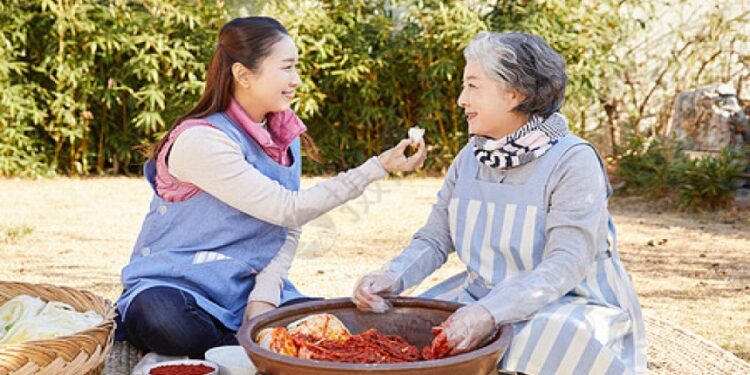 學大法讓她從「苦菜花」變成家族的「好彩頭」(示意圖:公有領域)