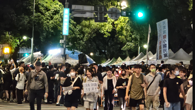 3萬民眾聚集立法會抗議.(網絡圖片)