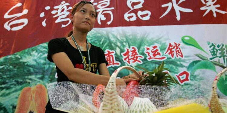 中共再砍對台關稅優惠：兩岸經貿漸行漸遠 （圖片： Guang Niu/Getty Images)