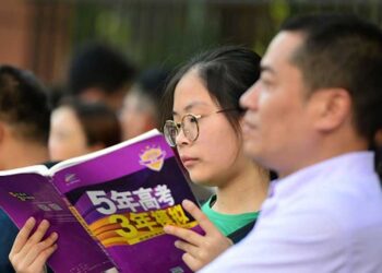 史上最大規模高考開鑼 前高中老師：太慘烈的考試
