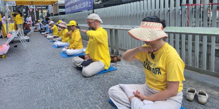 反迫害25周年 比利時法輪大法學員舉辦活動 政要支持 （SOH/陳亦然攝）