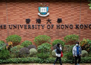【香港要聞】港大也中招 傳百名中國籍學生涉學歷造假；驚現拐子黨3歲男童遭綁架；票房破億《九龍城寨》有望成一哥