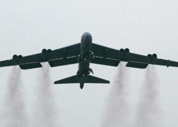 俄軍在北極攔截美國戰鬥機 制裁有效 流往俄國外國芯片數目下降20%