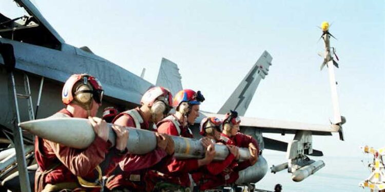 美軍傳達在印太的軍事實力,以威懾中共。 (圖片: U.S. Navy/Getty Images)