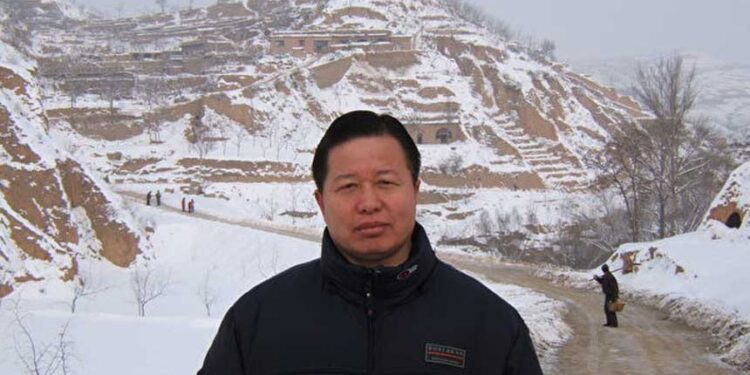 高智晟失蹤7周年。圖為2006年初高智晟在陝北老家。(葉霜提供/大紀元)