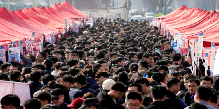 中國失業大軍到處都是。（圖片來源：REUTERS/Jason Lee/File Photo）