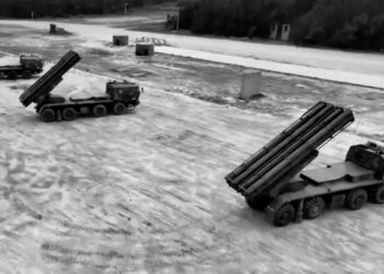軍隊出大問題？習近平視察火箭軍 張又俠作陪