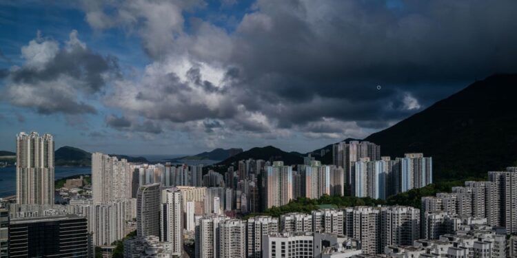 港府近年連續多數出現赤字,其財務狀況備受關注。