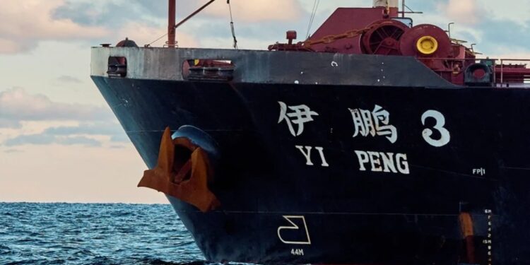 中國貨船伊鵬3號疑似涉及瑞典領海內波羅的海2條海底電纜被切斷事件。（圖：路透社）