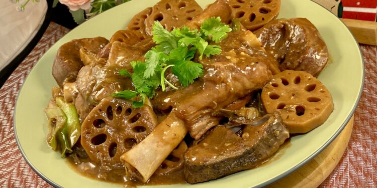 本食譜及照片由 【梁廚美食】烹飪節目梁師傅提供
Recipe and Photo developed by Master Chef James Leung