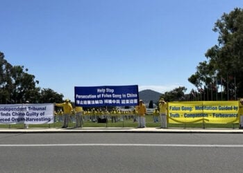 英國掀最大規模數反共示威 數千人抗議中共建「超級大使館」