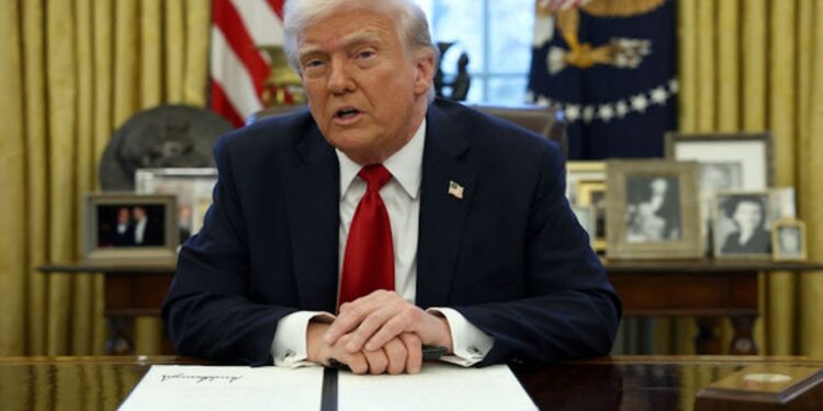 美國總統川普週一(3月31日)宣布,計劃最快於5月出訪沙特阿拉伯(Saudi Arabia)、卡塔爾(Qatar)與阿聯酋(UAE)。(圖:路透社)