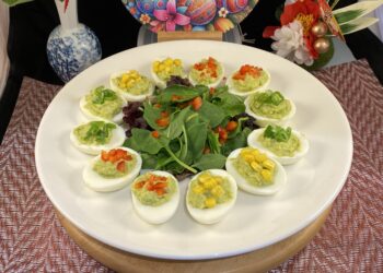 【梁廚美食】牛油果釀雞蛋,復活節假期/台灣美食之旅八天行程/桶窯雞