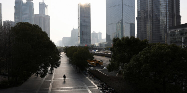美政經專家:中國經濟瀕臨崩潰 中共回天無術。(圖片來源:REUTERS/Go Nakamura)