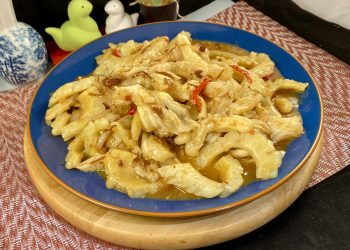 【梁廚美食】白玉苦瓜炒去骨鴨掌/泡菜肉碎炒飯