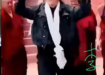 【社會譽論】老藝人集體回春性格變, 證實器官移植來自小孩及年輕人. 全民家長覺醒, 校方威迫利誘捐血驗血. 中共國大量青少失蹤不立案, 再加上家長發現青少年運動鞋與校服植入追縱器, 配合全國人臉識別, 國有器官插翼難逃！青少年以至大學生大量失蹤, 家長質問七億監控鏡頭的真實作用！！981首長保健工程揭示中共權貴為保權力利用活摘年輕人活體器官與更換年輕男性血液延壽命, 是真正吸精抽髓的科學怪人. 中共將器官移植推向全球權貴, 將全國人民變成供體, 實行國有器官及全民人礦化！！！