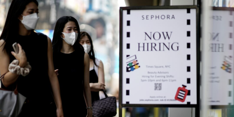 美國9月就業新增11.9萬超預期（示意圖：Reuters）