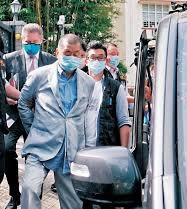 【社會譽論】中國疫情大爆發兒童大量中招, H3N2為主流, 學校幾近停課, 自11月起全國多地深宵無人機噴灑不明液體, 民間捕獲交公安, 官方沒有回應, 民間恐慌, 中共製造疫情有政治需要, 香港有男子手持橫額衝馬場跑道為宏福苑火災表達訴求, 國內網民評為「香港人現在都要衝塔！」, 香港民主黨全票通過清盆解散, 黎智英案結, 三條控罪全部成立, 押後定罪。