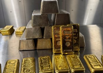 白銀期價突破每盎司100美元關口 貴金屬全面走強但超買風險上升
