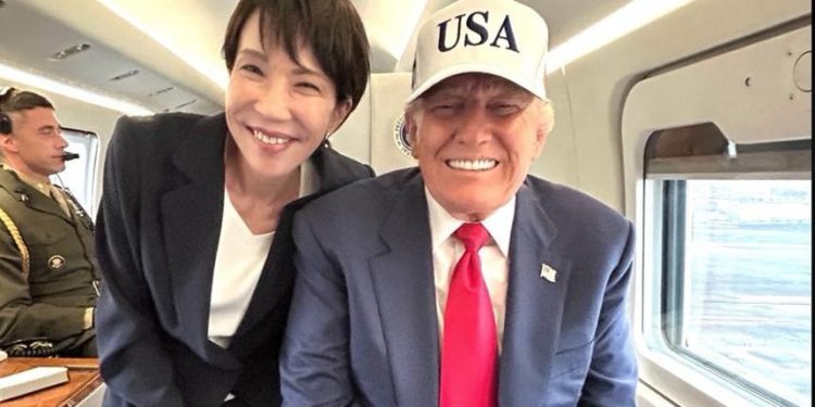 日相高市早苗與美國總統川普的合影（日相高市社媒X圖片）